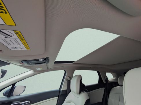 New 2026 Kia Sportage EX w/ EX Panoramic Sunroof Package image 22