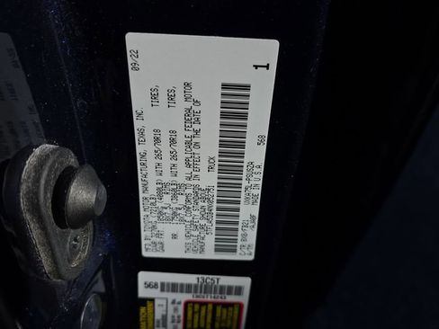 Used 2022 Toyota Tundra SR5 w/ SR5 Convenience Package AWD/4WD image 33