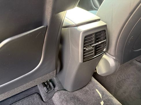 Used 2025 Kia Niro EX FWD image 31
