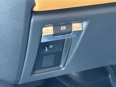 Used 2023 Land Rover Defender 110 V8 image 18