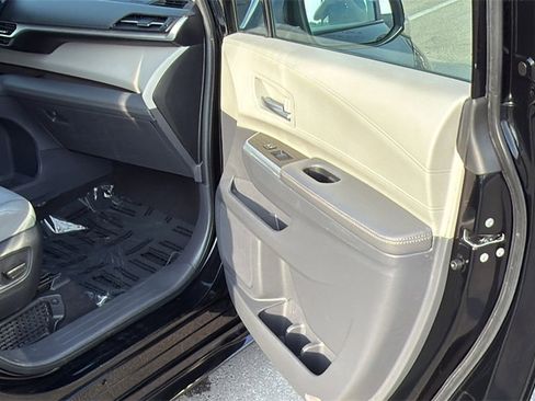 Used 2024 Toyota Sienna XLE image 45