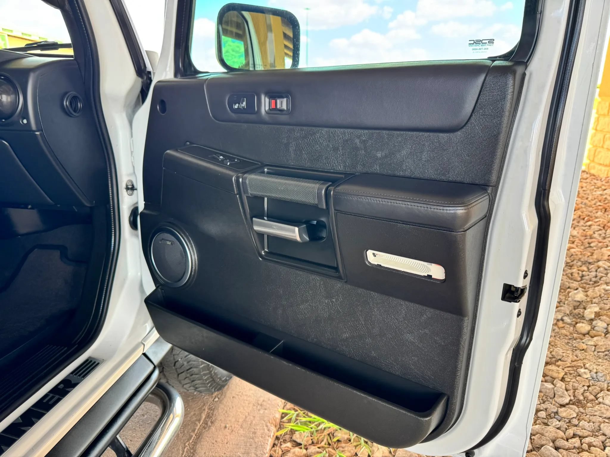 Used 2005 HUMMER H2 w/ Preferred Equipment Group AWD/4WD image 28