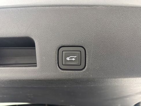 Used 2025 Buick Enclave Preferred image 32