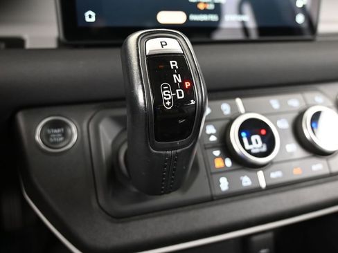 Used 2022 Land Rover Defender 110 S image 26