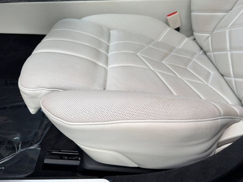 Certified 2023 BMW 740i w/ Executive Package RWD image 14