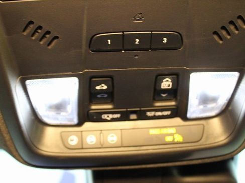 Used 2023 Cadillac XT4 Premium Luxury image 31