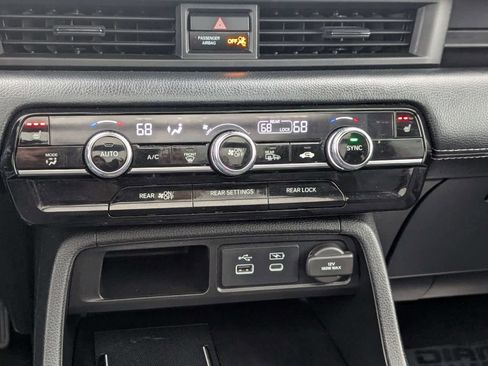 Certified 2025 Honda Pilot Touring image 29