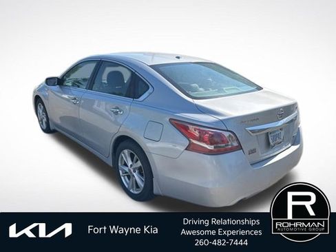 Used 2013 Nissan Altima 2.5 SV FWD image 3