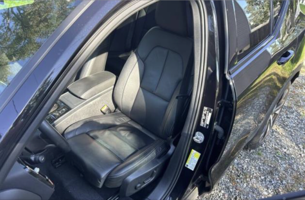 Used 2024 Volvo XC40 B5 Plus w/ Climate Package AWD/4WD image 5