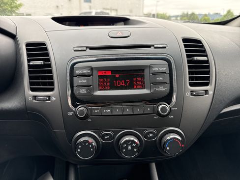 Used 2018 Kia Forte LX FWD image 19