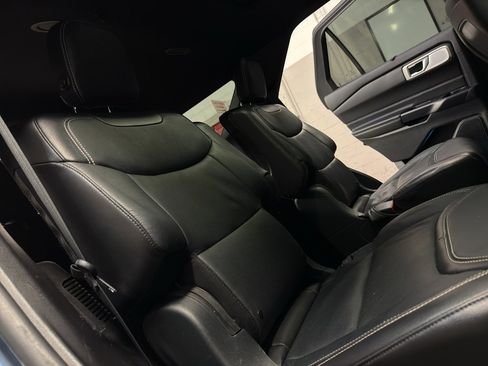 Used 2020 Ford Explorer ST w/ ST Street Pack image 27