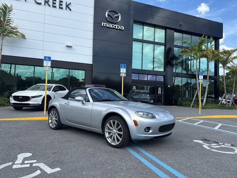 Used 2007 MAZDA MX-5 Miata Touring image 2