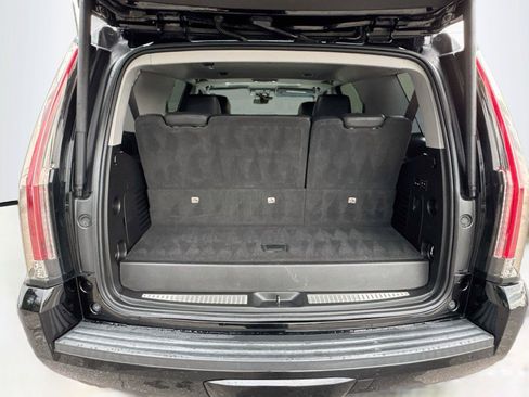Used 2019 Cadillac Escalade Luxury AWD/4WD image 31