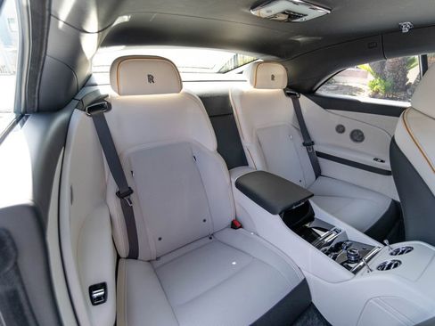 Used 2025 Rolls-Royce Spectre w/ Spectre Launch Package AWD/4WD image 30