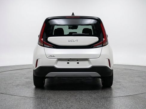 Used 2025 Kia Soul LX w/ LX Technology Package FWD image 7