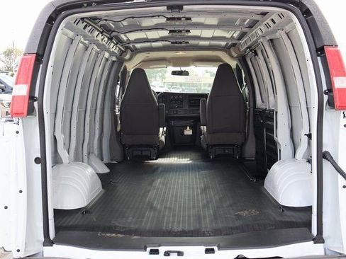 New 2025 GMC Savana 2500 w/ Driver Convenience Package RWD image 23