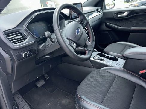 Used 2025 Ford Escape ST-Line FWD image 5