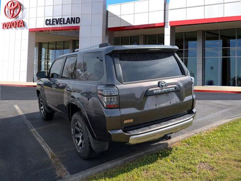 Used 2017 Toyota 4Runner TRD Off-Road AWD/4WD image 5