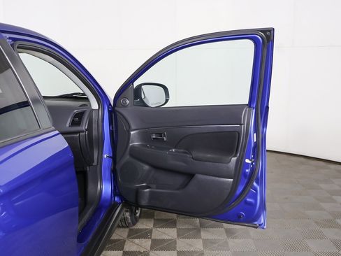 Used 2018 Mitsubishi Outlander Sport LE image 16