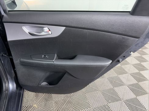 Used 2024 Kia Forte LXS w/ LXS Technology Package image 37