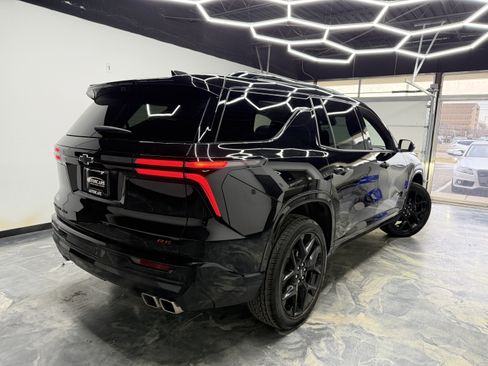 Used 2024 Chevrolet Traverse RS image 5