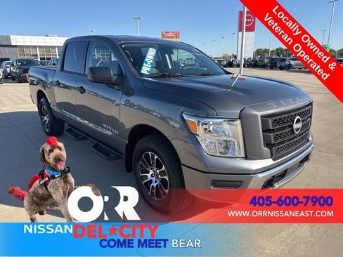 Used 2023 Nissan Titan SV w/ Accessory Utility Package image 7