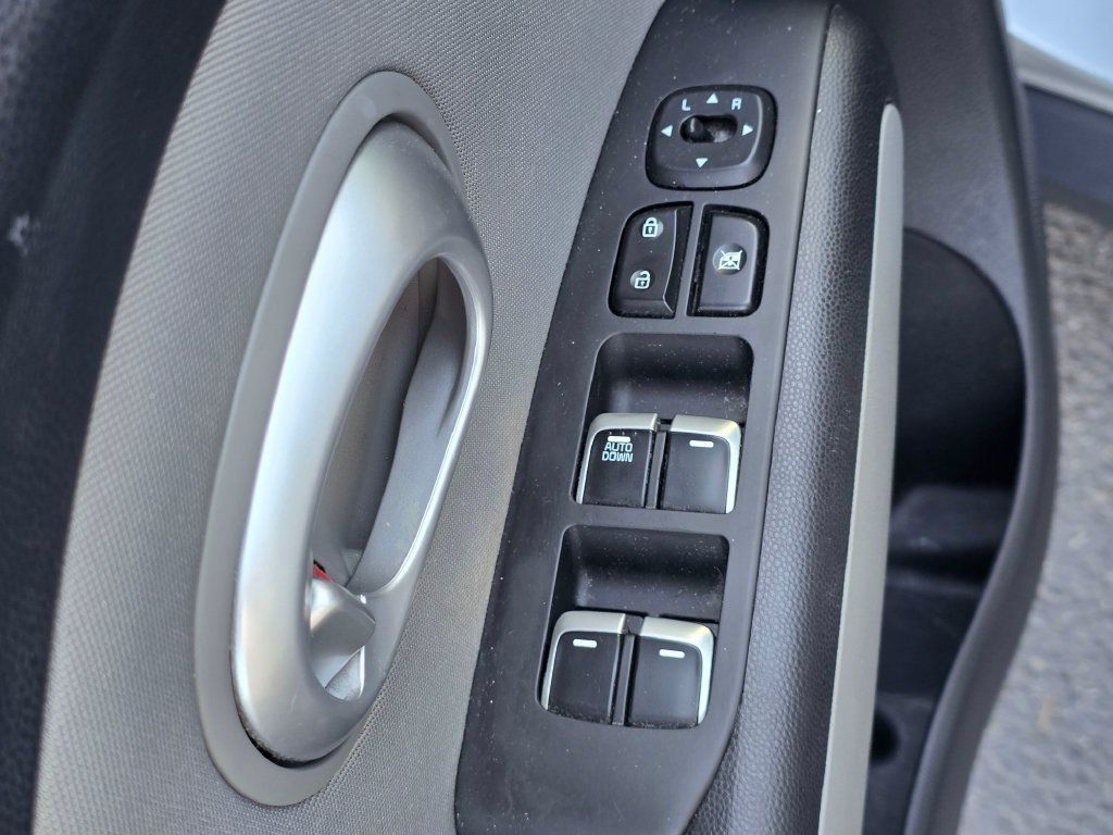 Used 2017 Kia Soul FWD image 13