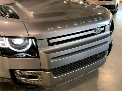 Used 2023 Land Rover Defender 110 X-Dynamic SE image 30