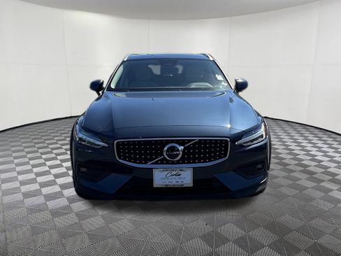 Used 2023 Volvo V60 B5 Cross Country Plus w/ Climate Package image 2