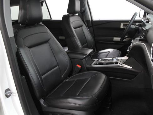 Certified 2023 Ford Explorer XLT w/ Equipment Group 202A image 18