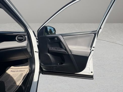 Used 2018 Toyota RAV4 LE Plus image 39