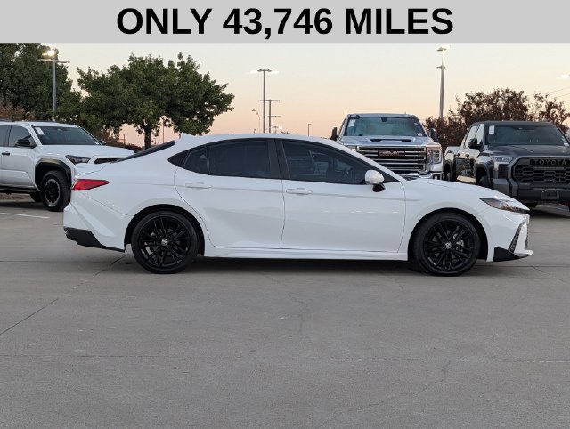 Used 2025 Toyota Camry SE w/ Convenience Package FWD image 4