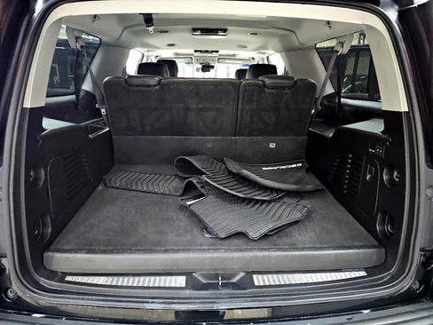 Used 2017 Cadillac Escalade ESV Premium Luxury image 13