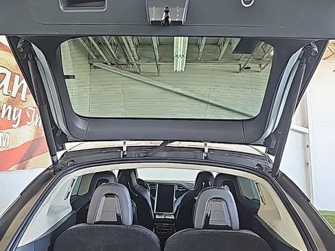 Used 2016 Tesla Model X P90D image 44
