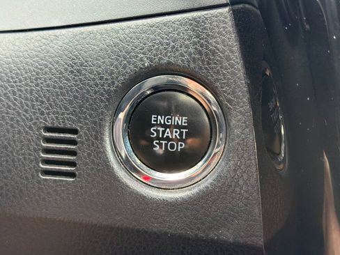 Used 2018 Toyota Corolla SE w/ SE Premium Package FWD image 34