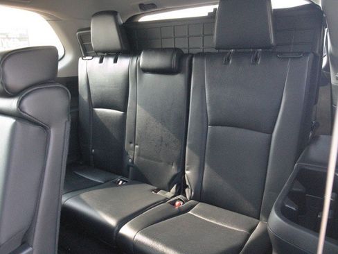 Used 2024 Toyota Grand Highlander AWD image 27