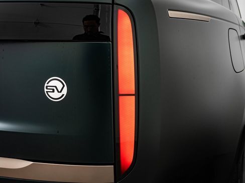 New 2026 Land Rover Range Rover SV image 16
