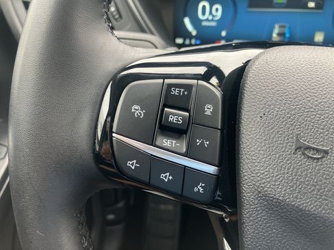 Certified 2025 Ford Escape Platinum AWD/4WD image 24