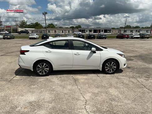 Used 2024 Nissan Versa SV w/ Trunk Package image 7