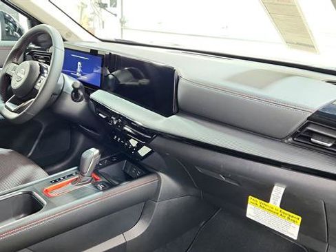 Certified 2026 Nissan Kicks SR FWD image 23