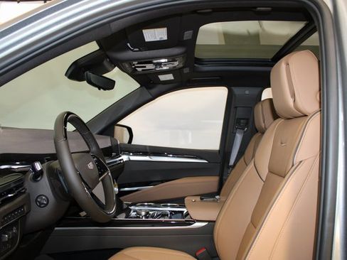 New 2026 Cadillac Escalade ESV Luxury w/ Touring Package image 6