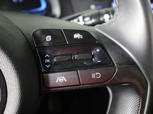 Used 2025 Hyundai Elantra Sport FWD image 38