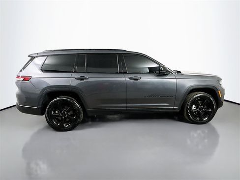 Used 2025 Jeep Grand Cherokee L Limited w/ Black Appearance Package image 7