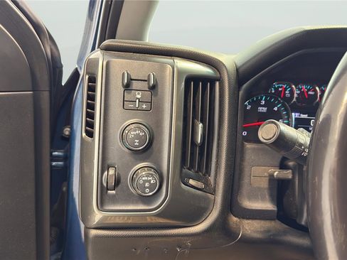 Used 2018 Chevrolet Silverado 1500 LT w/ All Star Edition image 22