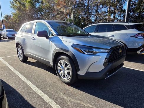 Used 2024 Toyota Corolla Cross L image 1