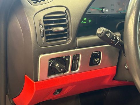 Used 2002 Ford Thunderbird image 28