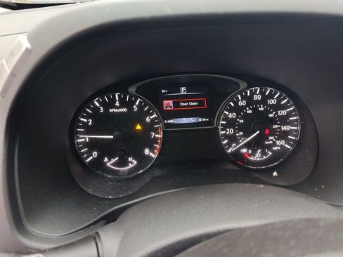 Used 2019 Nissan Pathfinder SV image 8