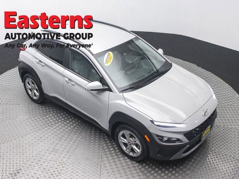 Used 2022 Hyundai Kona SEL AWD/4WD image 3