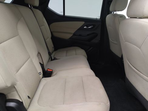 Used 2022 Chevrolet Traverse LS AWD/4WD image 19