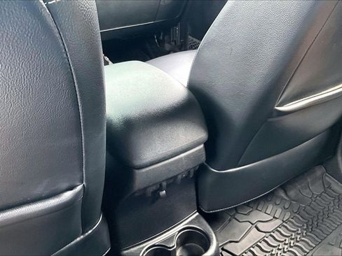 Used 2014 Jeep Wrangler Unlimited Sahara w/ Connectivity Group image 10